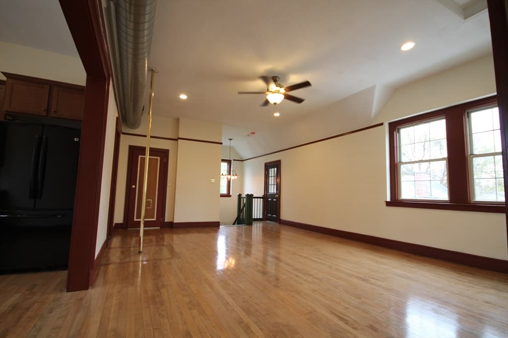 1043 Sumner Ave, Springfield MA 01118 photo 11