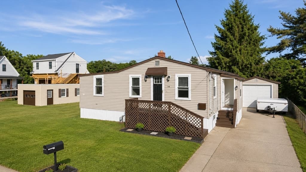Single Family Residence at 21 Golf St, Fairhaven MA 02719, photo 2 of 28