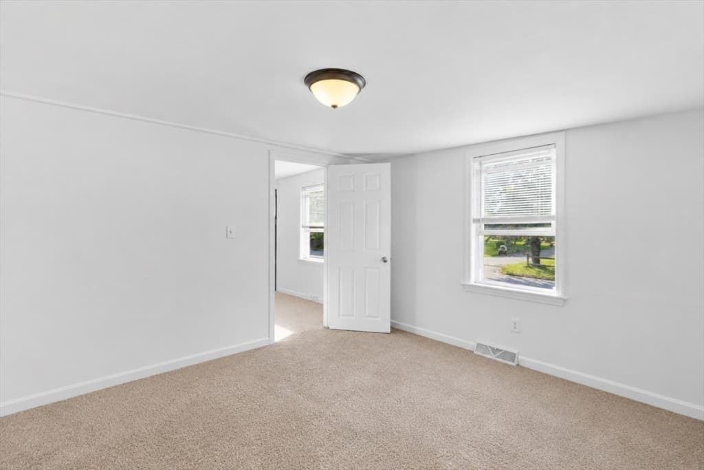 Single Family Residence at 21 Golf St, Fairhaven MA 02719, photo 16 of 28