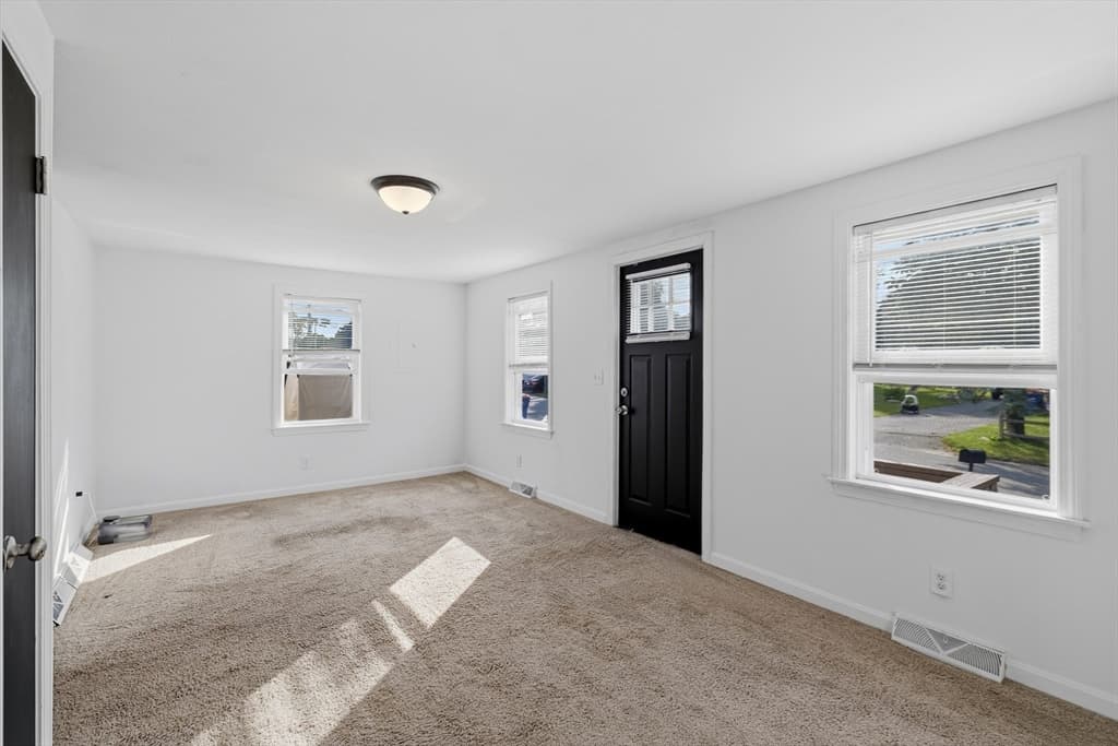Single Family Residence at 21 Golf St, Fairhaven MA 02719, photo 21 of 28