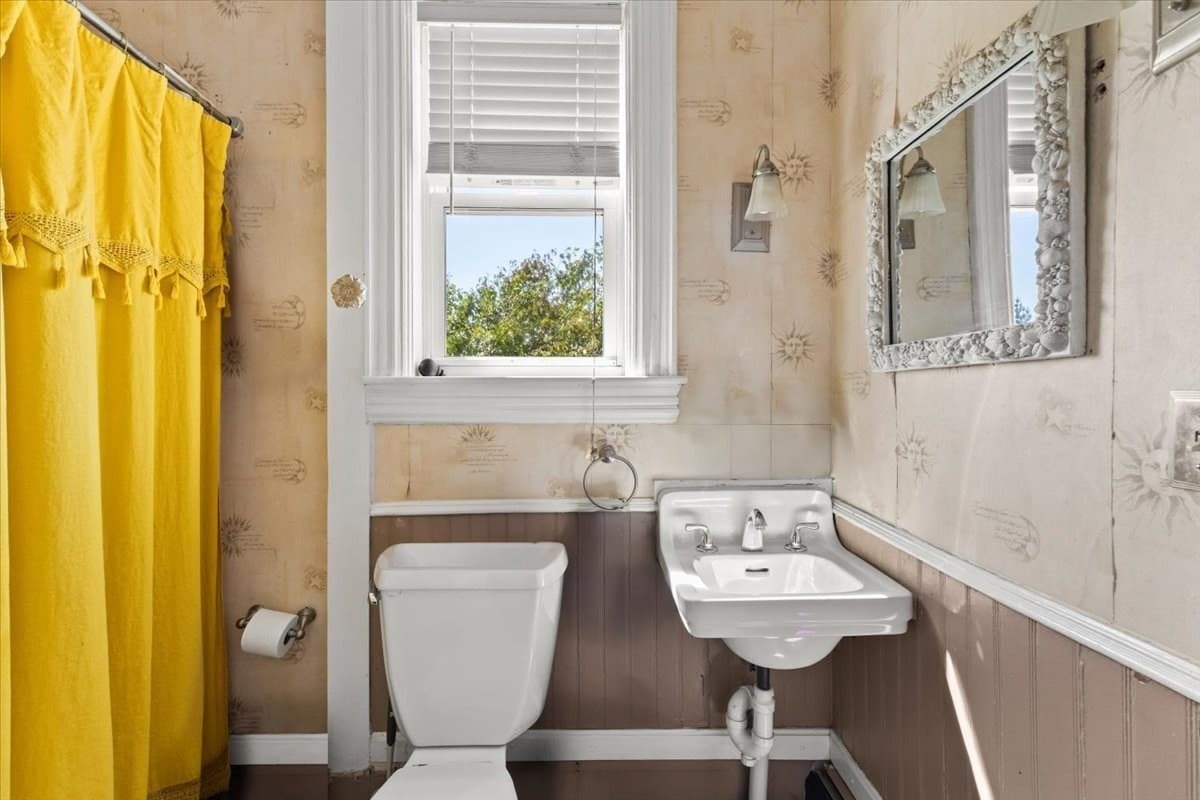 Single Family Residence at 878 Highland Ave, Fall River MA 02720, Fall River, photo 39 of 42