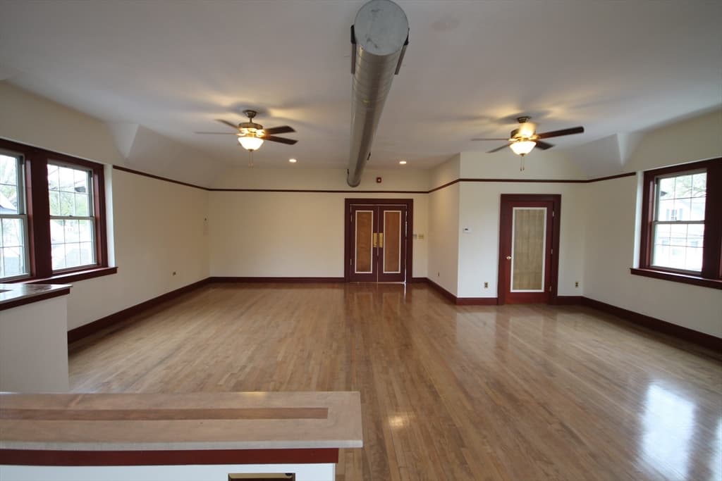 1043 Sumner Ave, Springfield MA 01118 photo 2