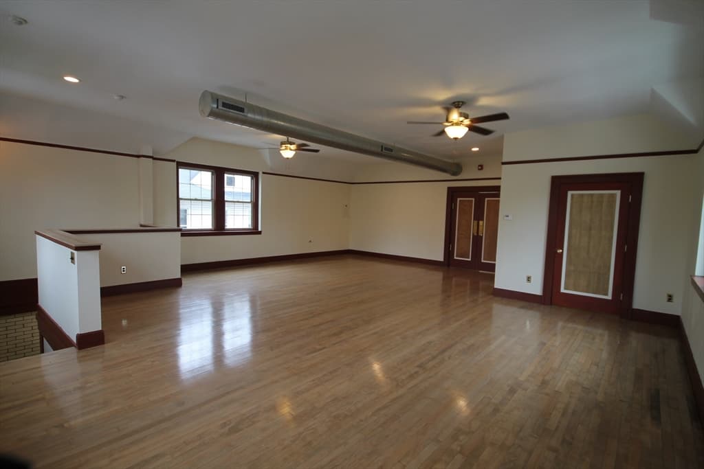 1043 Sumner Ave, Springfield MA 01118 photo 3