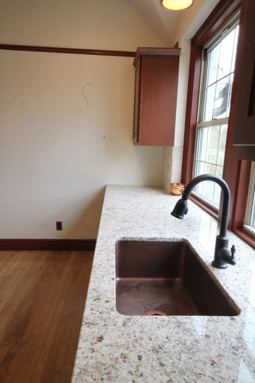 1043 Sumner Ave, Springfield MA 01118 photo 9