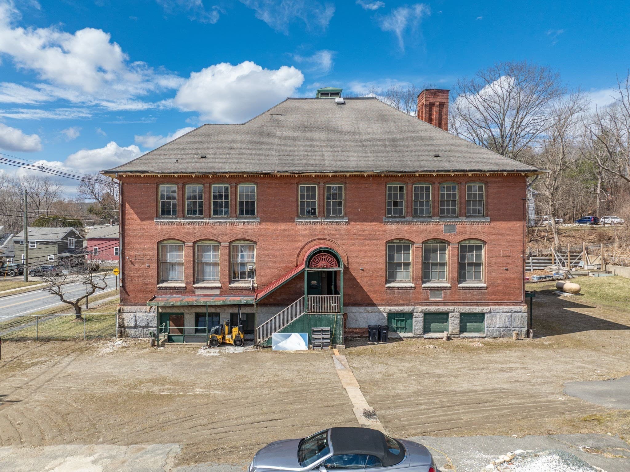 5-9 Family at 40 Pecks Rd, Pittsfield MA 01201, photo 2 of 37