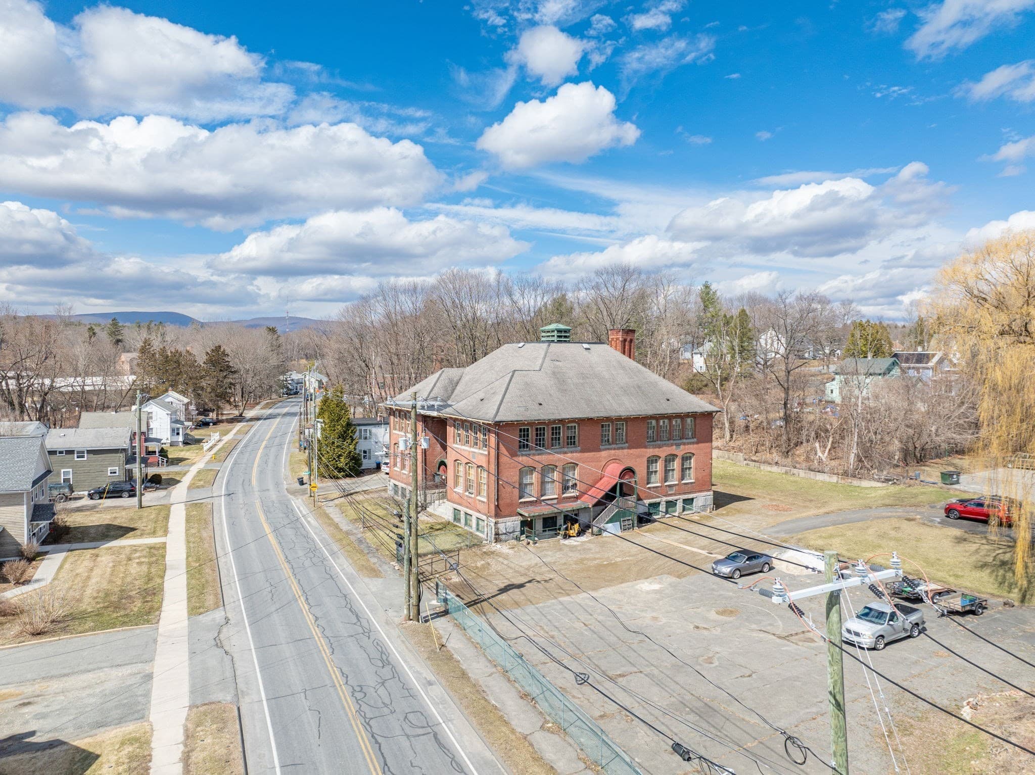 5-9 Family at 40 Pecks Rd, Pittsfield MA 01201, photo 6 of 37
