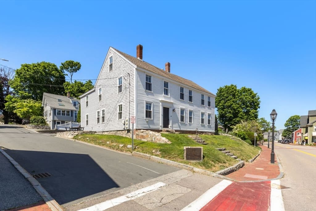 3 Family at 67-71 North St, Hingham MA 02043, photo 38 of 38