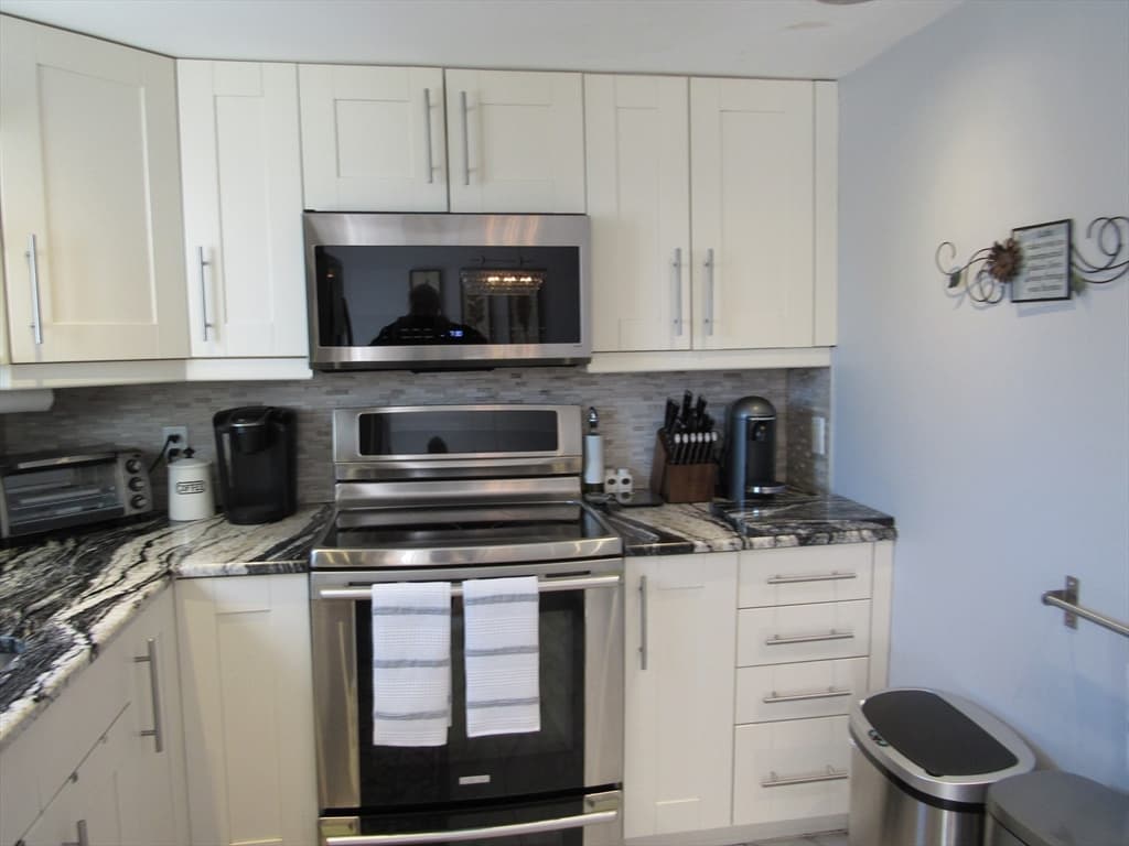 Condominium at 6 Loring Hills Ave # B1, Salem MA 01970, photo 16 of 38