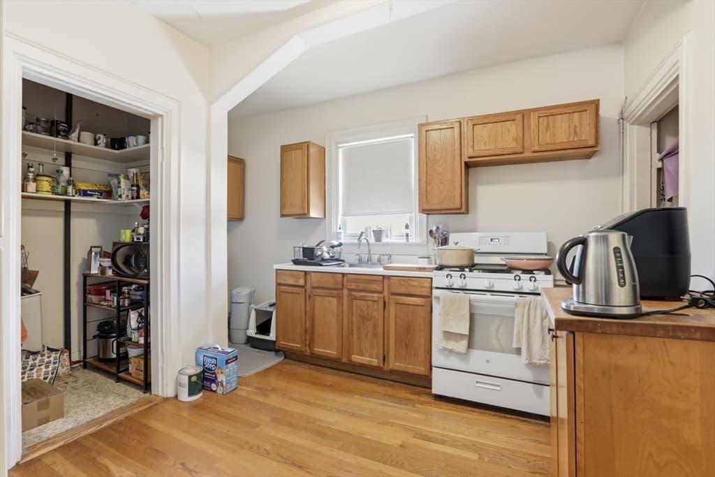 5+ Family - 5+ Units Up/Down at 29-31 Sprague St, Malden MA 02148, Malden, photo 21 of 40