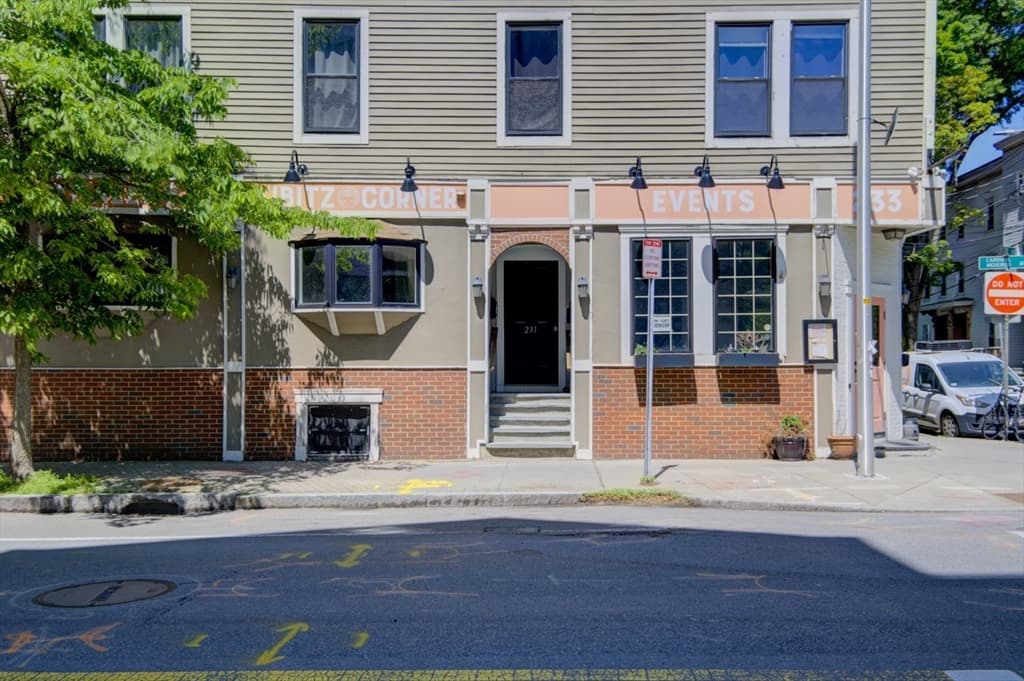 233 Cardinal Medeiros Avenue # 2, Cambridge MA 02141