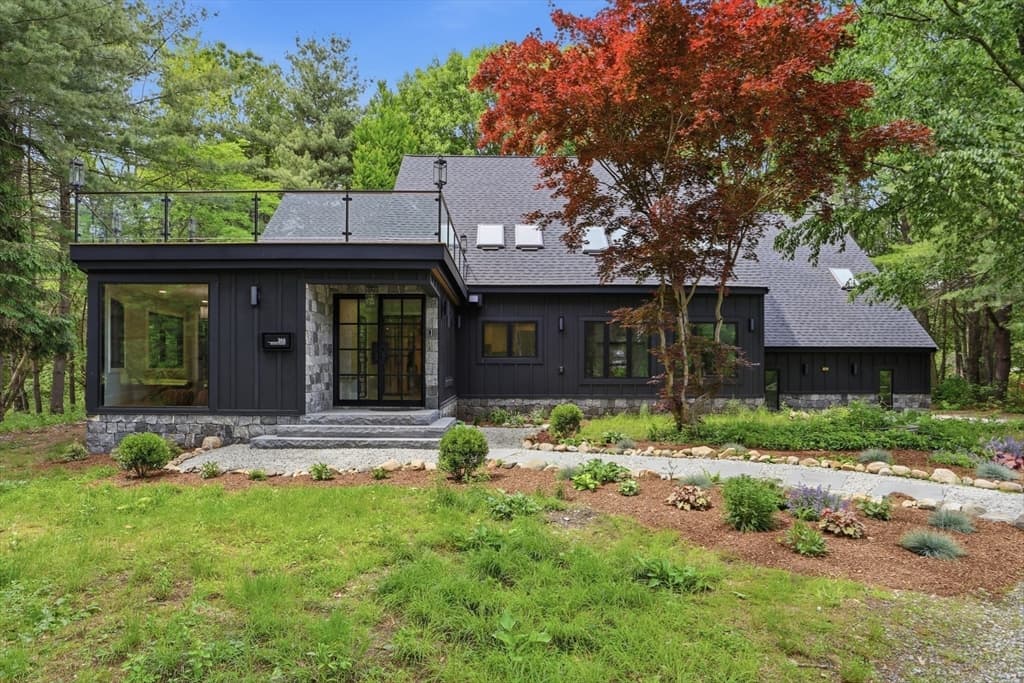 366 River Road, Carlisle MA 01741