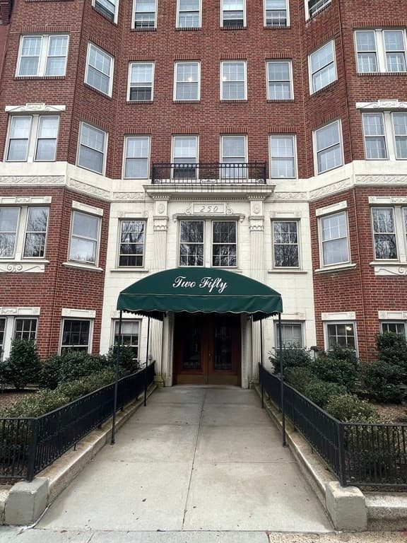 Condominium at 250 Commonwealth Ave # 22, Boston MA 02116, photo 14 of 14