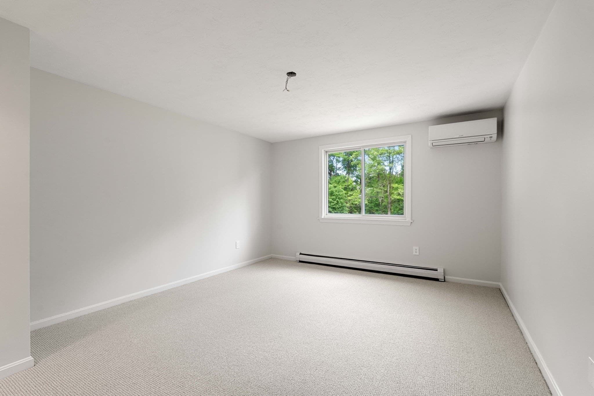 Condominium at 16 Patricia Drive # 16, Oxford MA 01537, photo 17 of 34