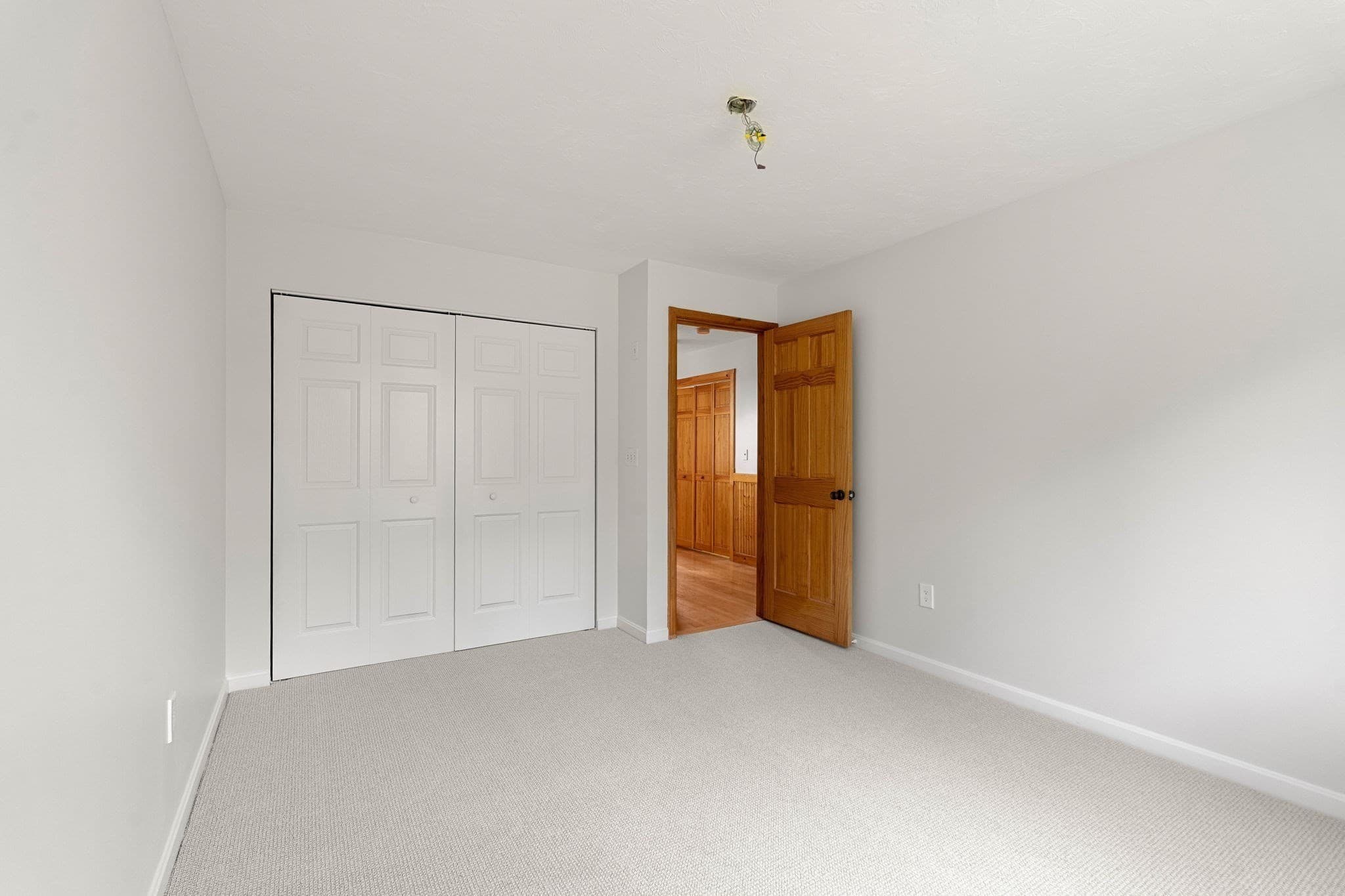 Condominium at 16 Patricia Drive # 16, Oxford MA 01537, photo 20 of 34