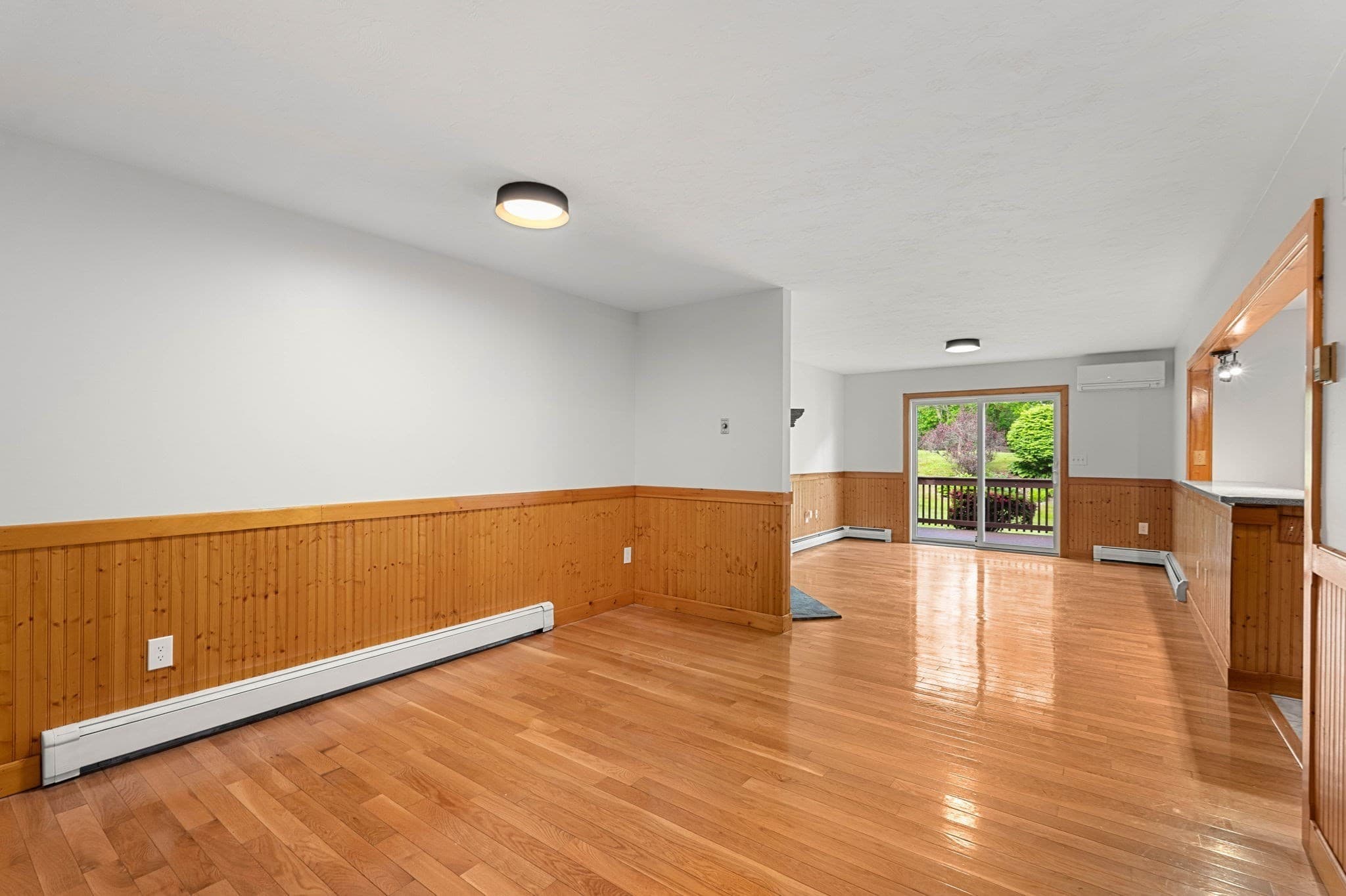 Condominium at 16 Patricia Drive # 16, Oxford MA 01537, photo 9 of 34