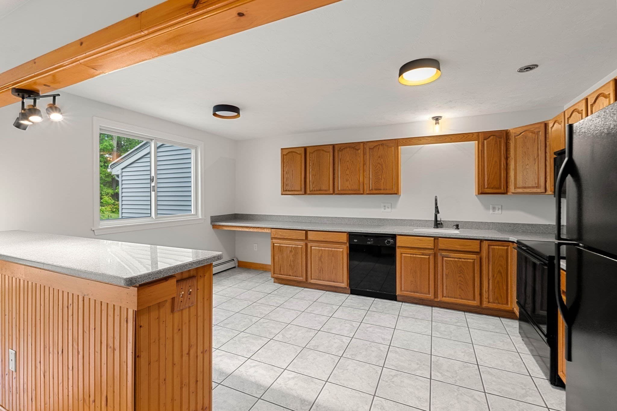 Condominium at 16 Patricia Drive # 16, Oxford MA 01537, photo 14 of 34