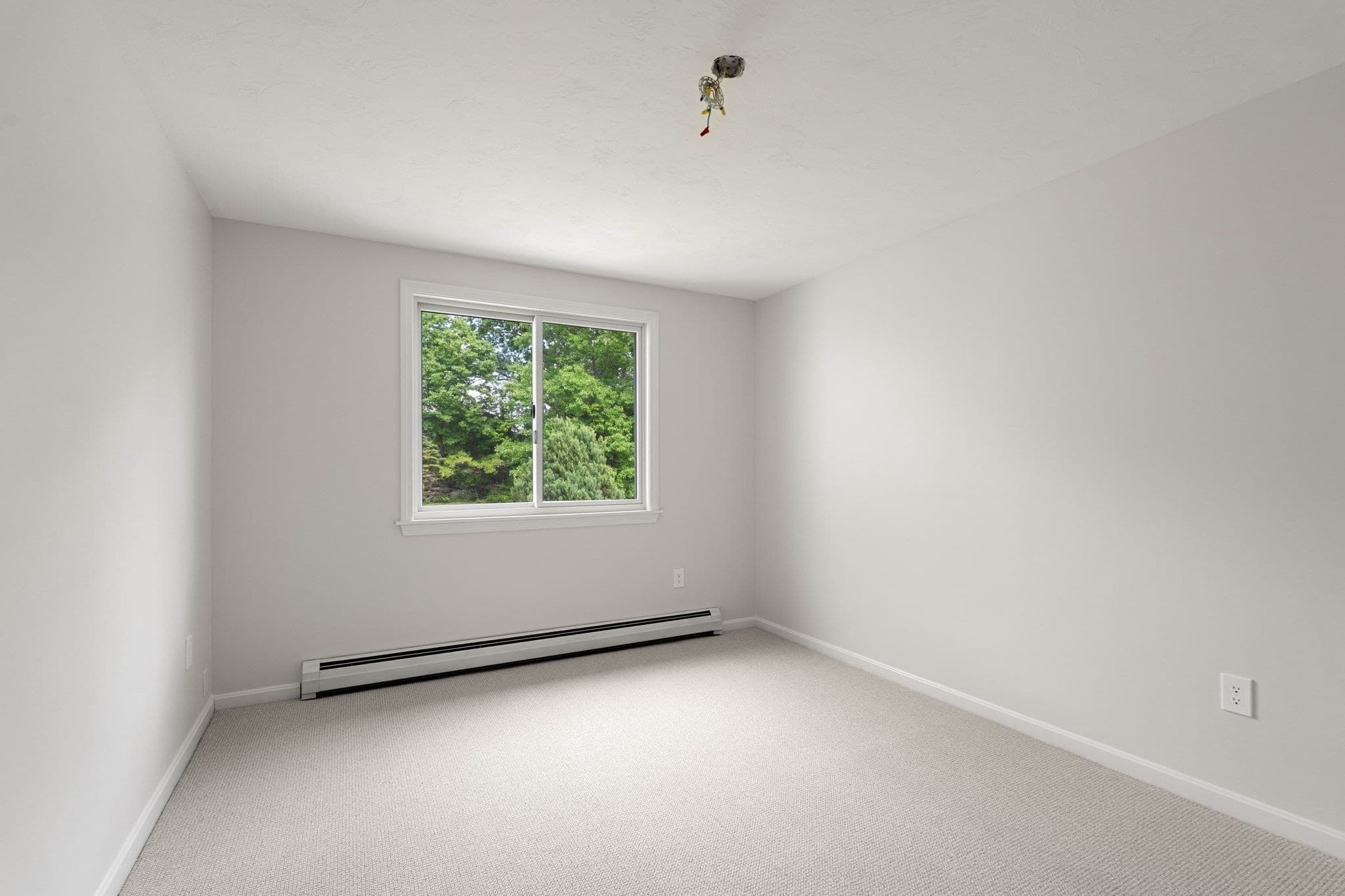 Condominium at 16 Patricia Drive # 16, Oxford MA 01537, photo 18 of 34