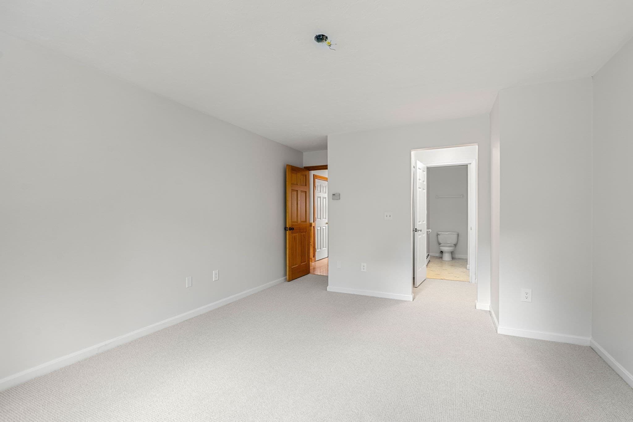 Condominium at 16 Patricia Drive # 16, Oxford MA 01537, photo 19 of 34