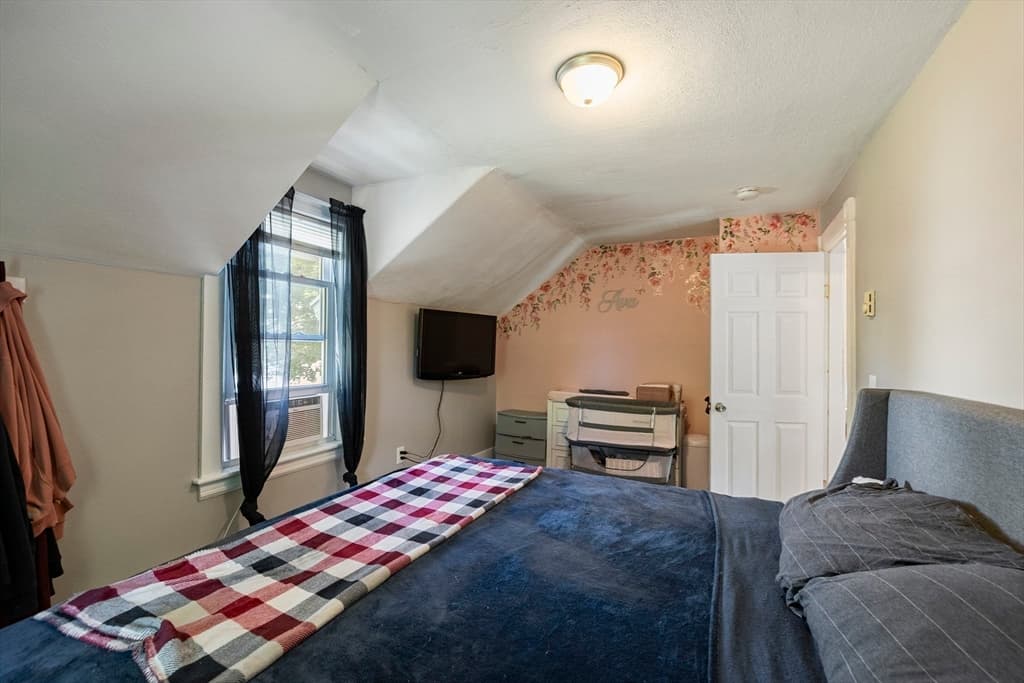 138 Charlton St, Southbridge MA 01550 photo 23