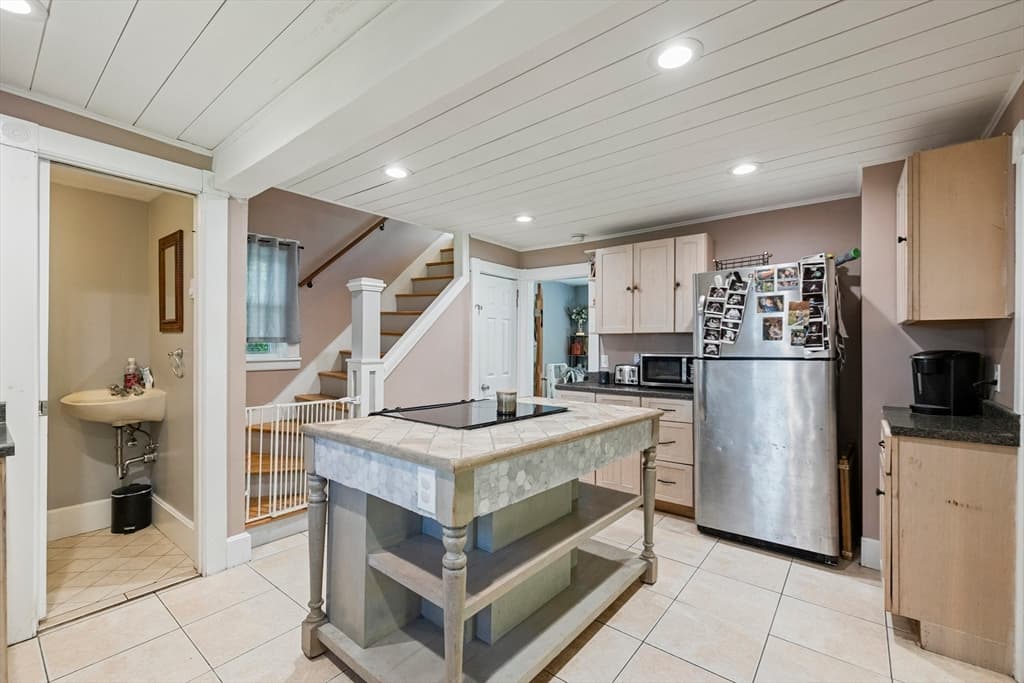138 Charlton St, Southbridge MA 01550 photo 7