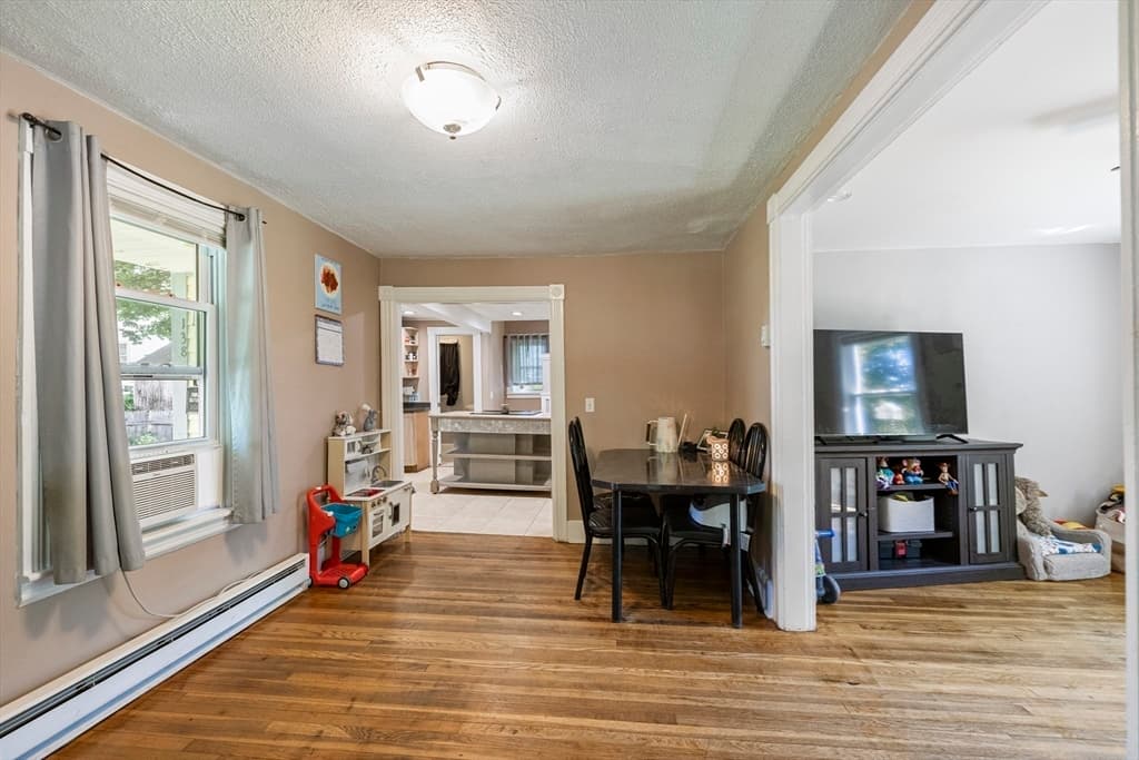 138 Charlton St, Southbridge MA 01550 photo 11