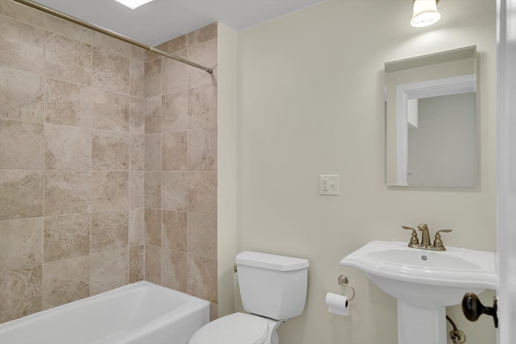Condominium at 15 Sleeper # 104, Boston MA 02210, photo 20 of 25