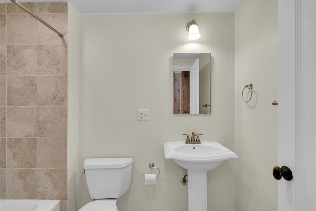 Condominium at 15 Sleeper # 104, Boston MA 02210, photo 21 of 25