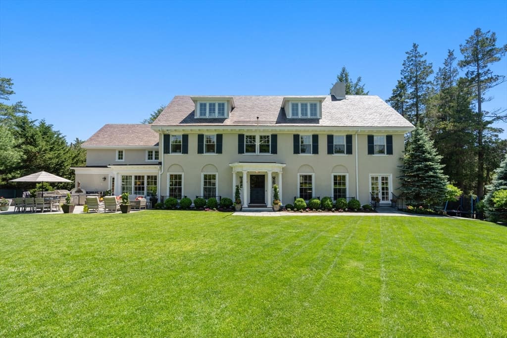 10 Burnham Rd, Newton MA 02465