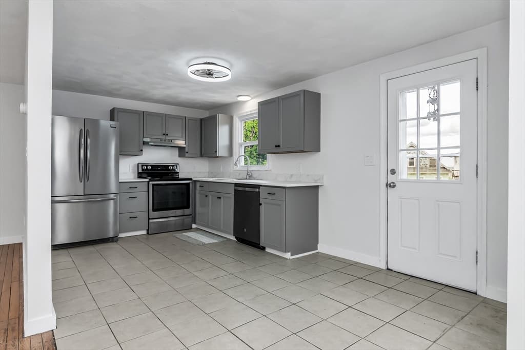 15 Crescent St # D, Lawrence MA 01841 photo 6