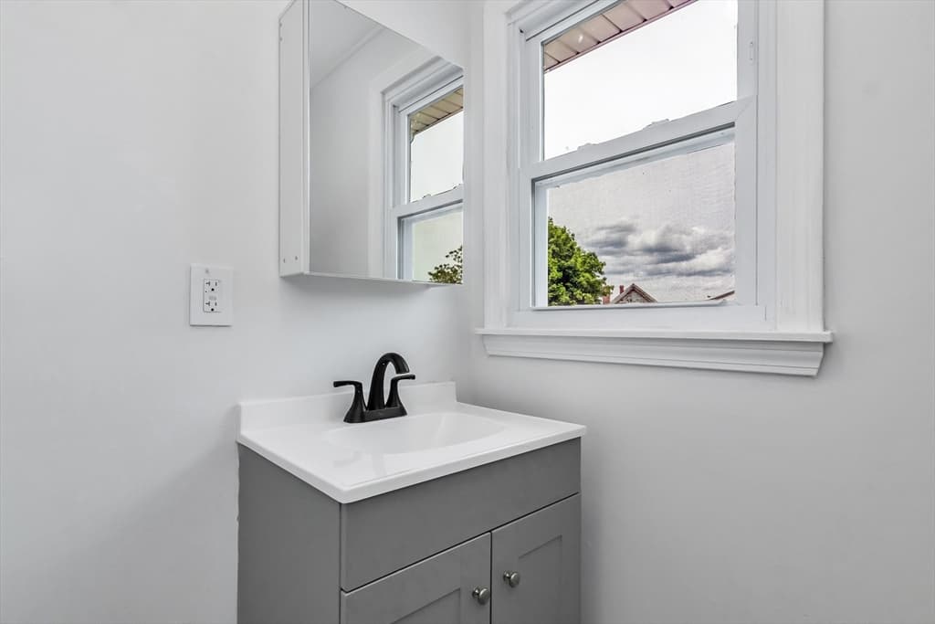 15 Crescent St # D, Lawrence MA 01841 photo 11