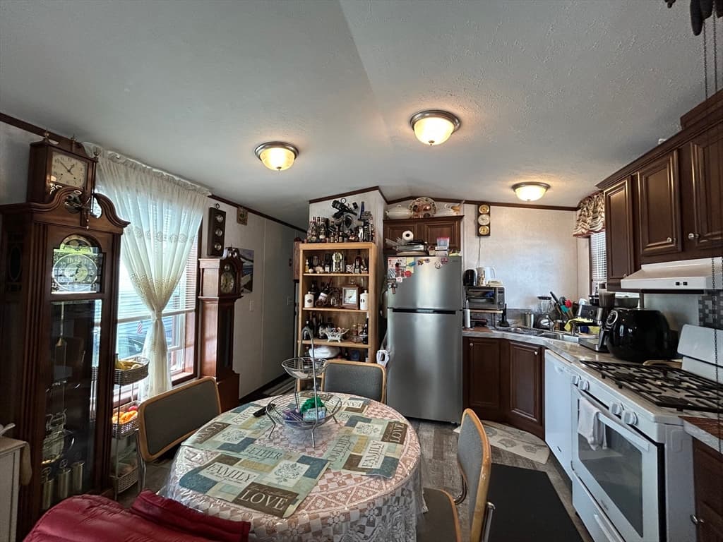 Mobile Home at 96 Newbury # 9B, Danvers MA 01960, Danvers, photo 3 of 19