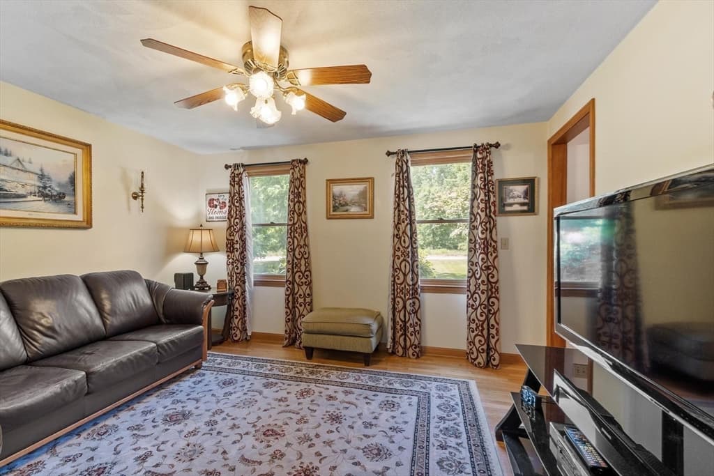 47 Sequoia Dr, Tyngsborough MA 01879 photo 11