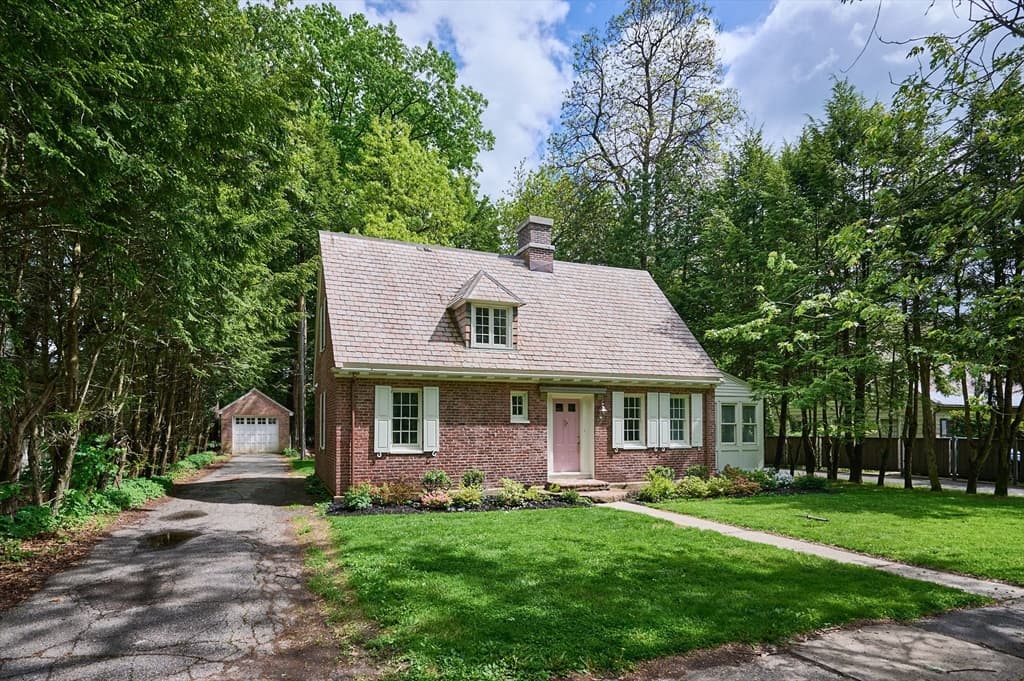 43 Woodlawn Ave, Northampton MA 01060 photo 2