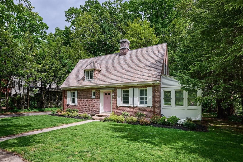 43 Woodlawn Ave, Northampton MA 01060