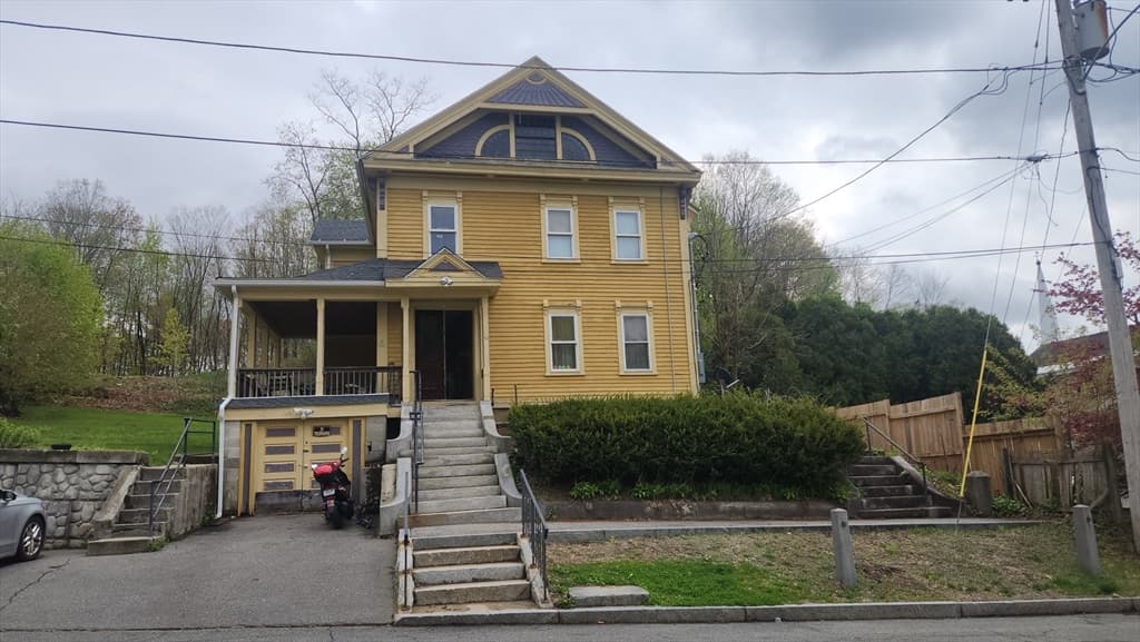 54 Bacon St, Warren MA 01083