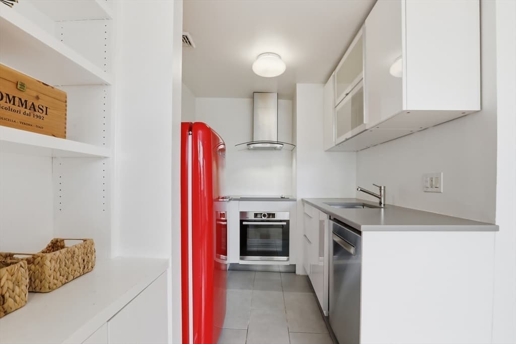 Condominium at 514 Massachusetts Ave. # 5, Boston MA 02118, photo 6 of 29