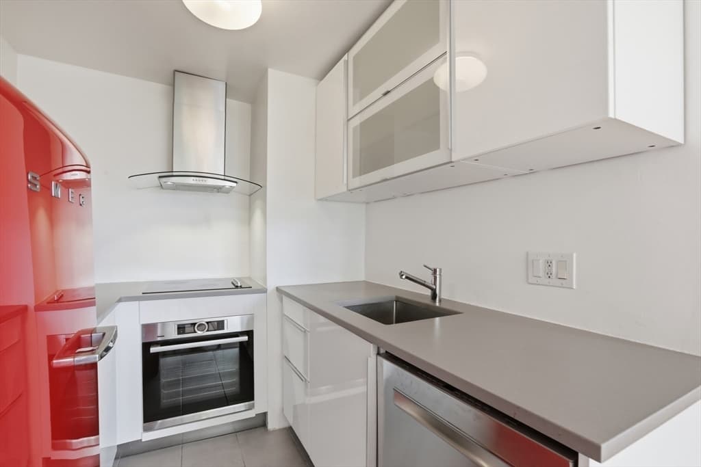 Condominium at 514 Massachusetts Ave. # 5, Boston MA 02118, photo 8 of 29