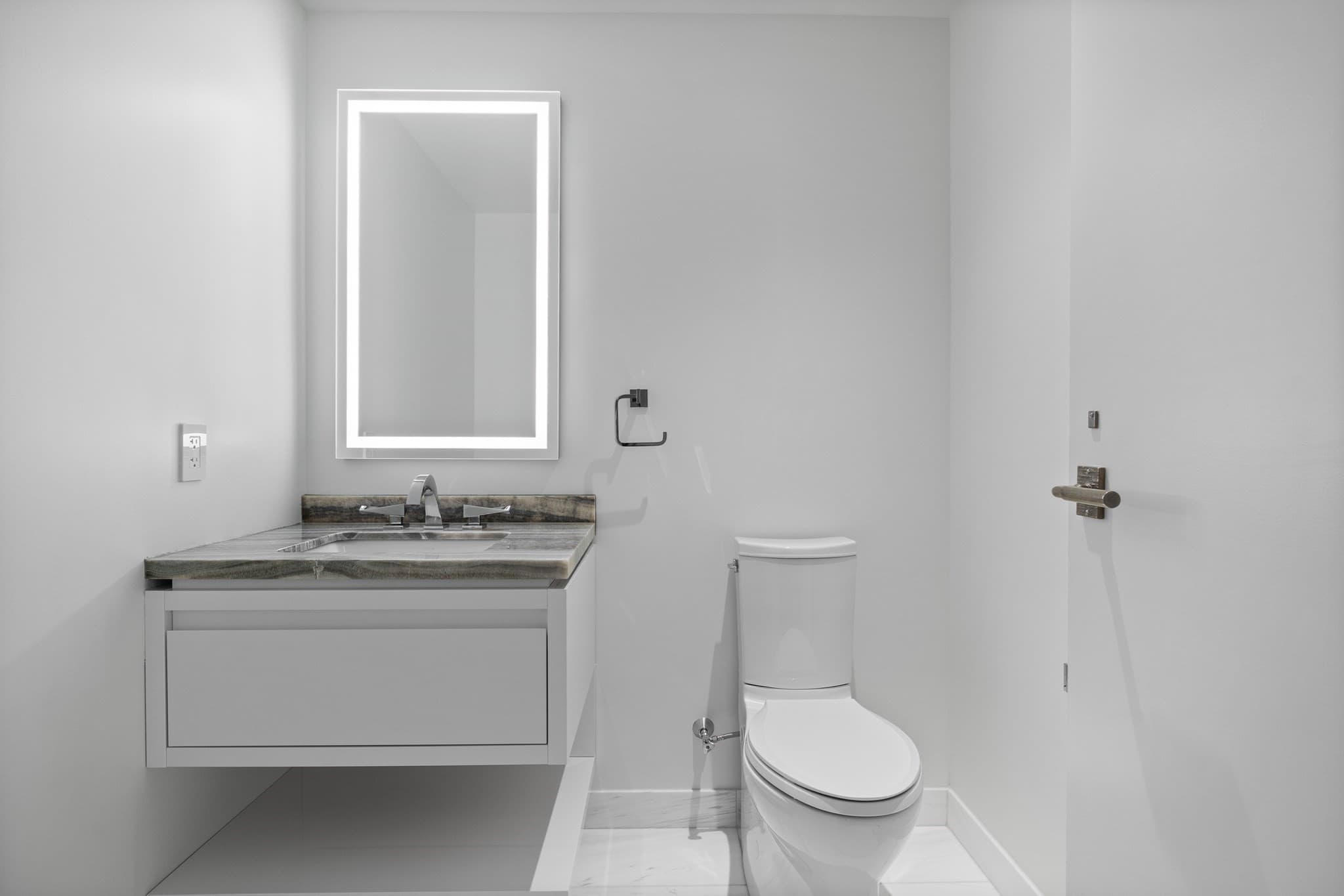 Condominium at 150 Seaport Blvd # D, Boston MA 02210, photo 8 of 21