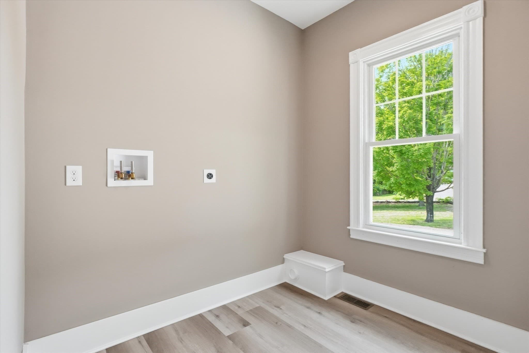 Condominium at 763 Massachusetts Ave # 1, Lunenburg MA 01462, photo 16 of 38