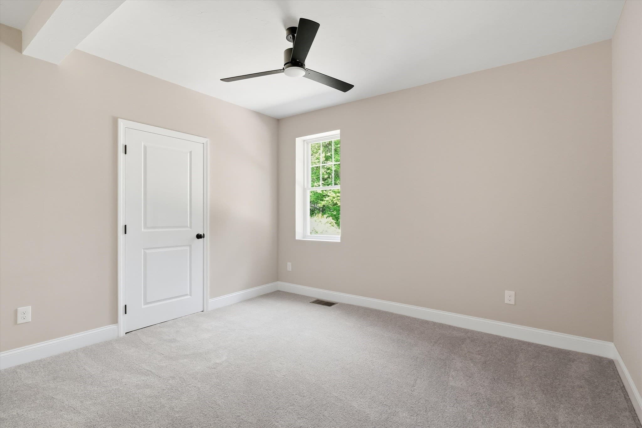 Condominium at 765 Massachusetts Ave # 1, Lunenburg MA 01462, photo 23 of 40