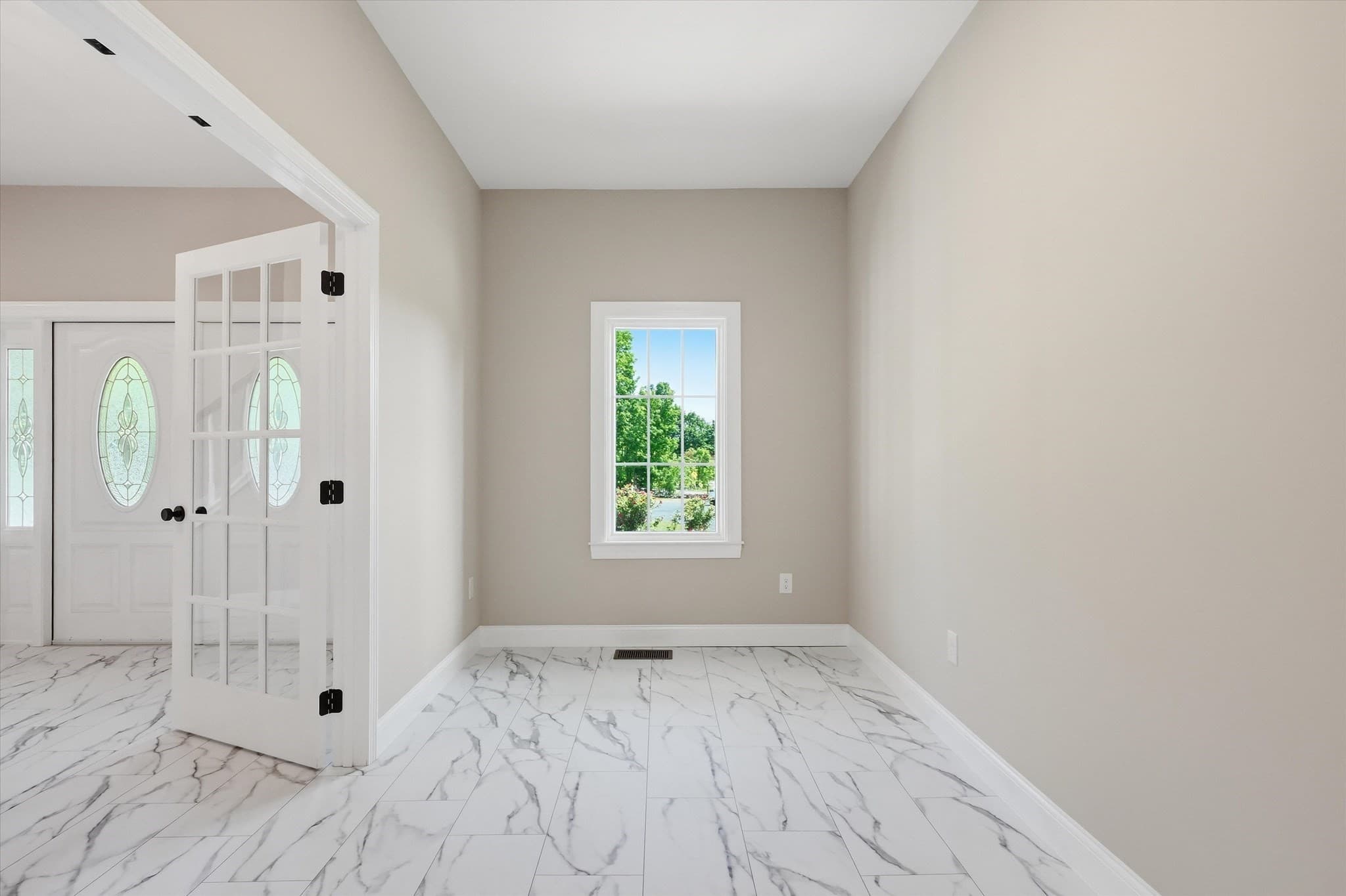 Condominium at 765 Massachusetts Ave # 1, Lunenburg MA 01462, photo 10 of 40