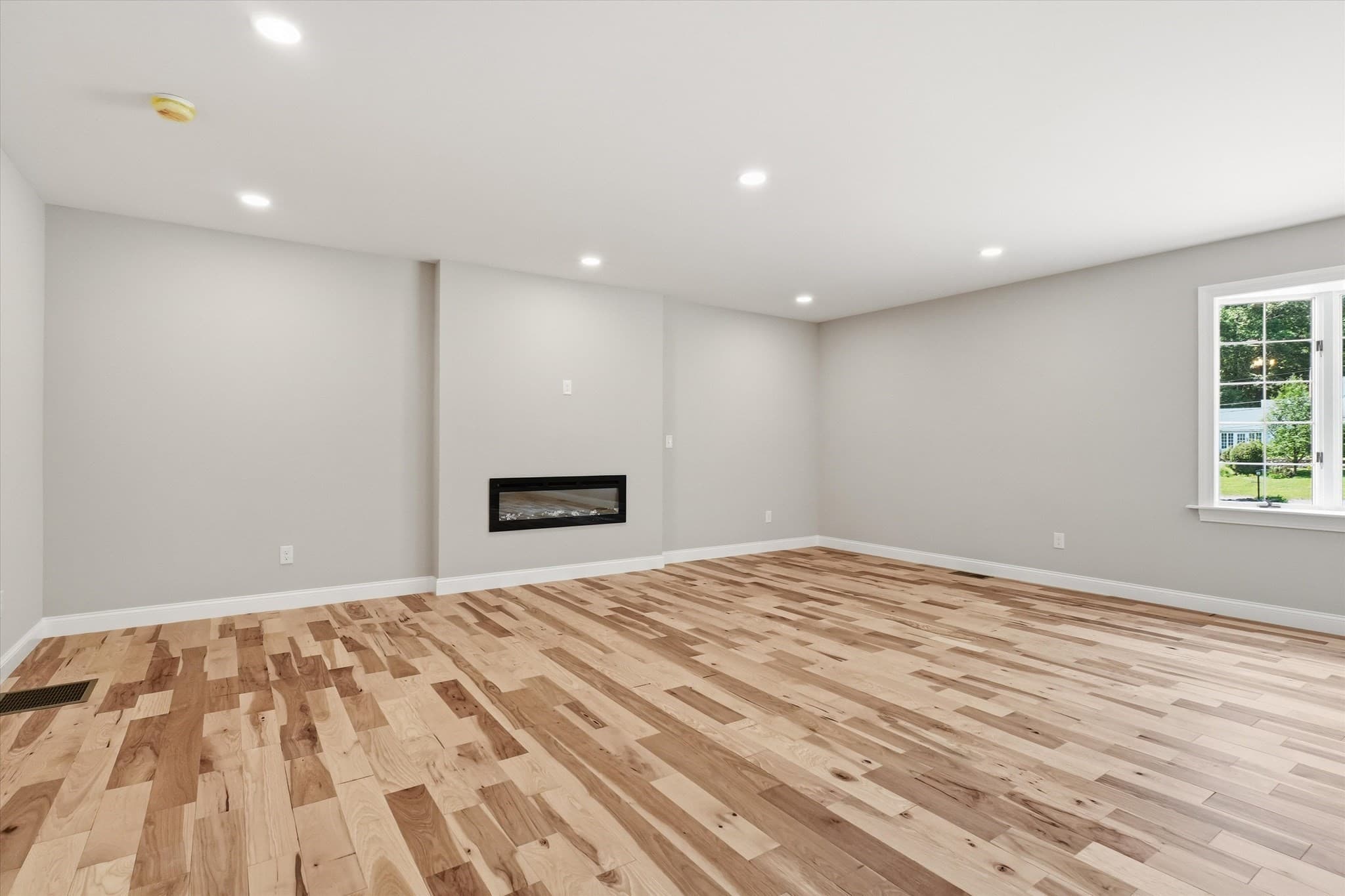 Condominium at 765 Massachusetts Ave # 1, Lunenburg MA 01462, photo 11 of 40
