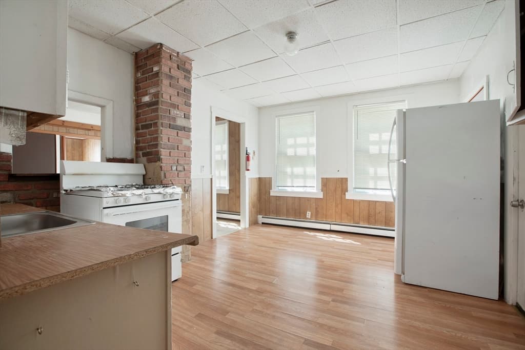 1359 Purchase St, New Bedford MA 02740 photo 13