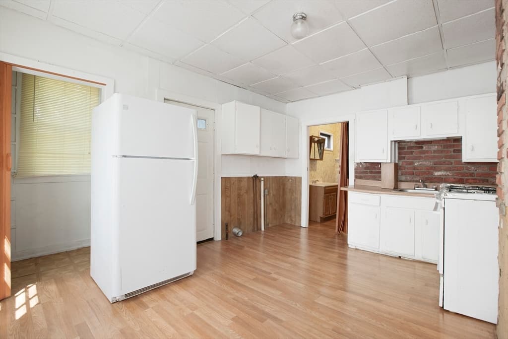 1359 Purchase St, New Bedford MA 02740 photo 10