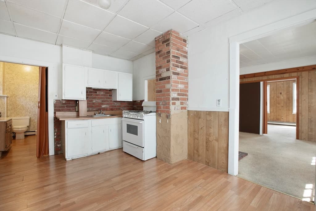 1359 Purchase St, New Bedford MA 02740 photo 11