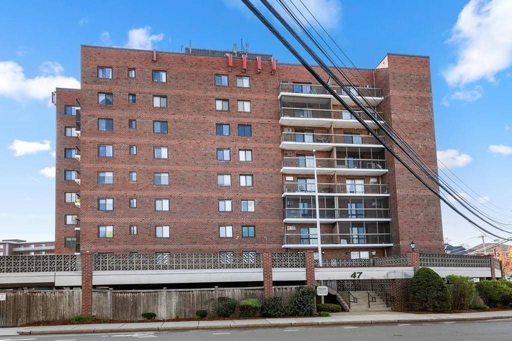 Condominium at 47 Mystic St # 3F, Arlington MA 02474, Arlington, photo 2 of 23