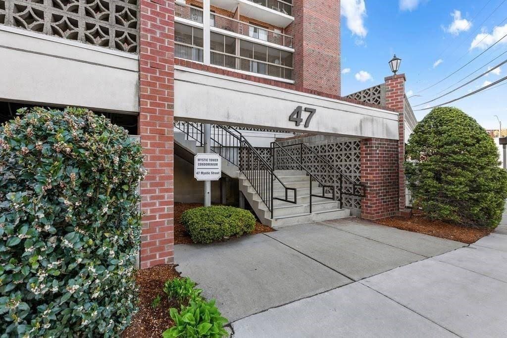 47 Mystic St # 3F, Arlington MA 02474