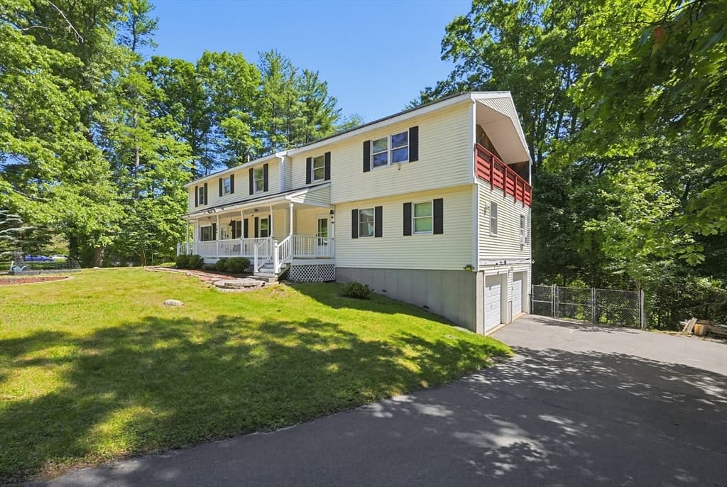 14 Terra Ln, Hudson NH 03051