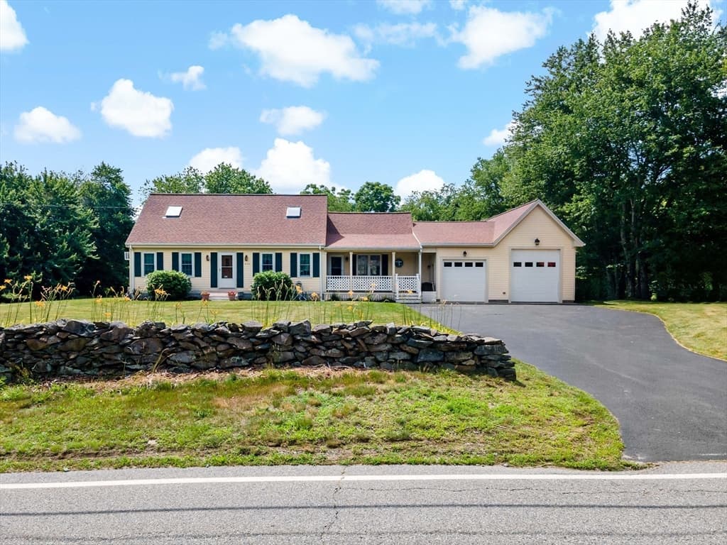 Single Family Residence at 842 Wood Street, Swansea MA 02777, Swansea, photo 3 of 42