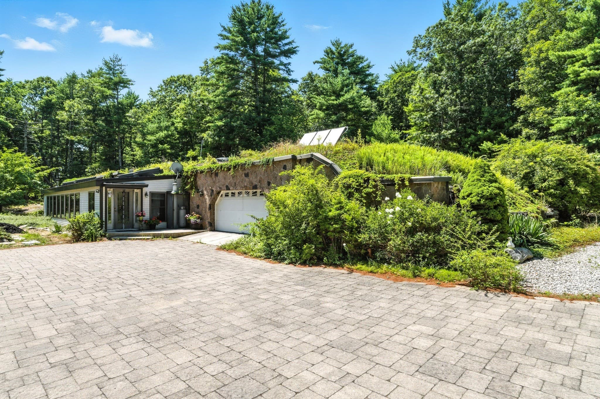 182 County Rd, Plympton MA 02367